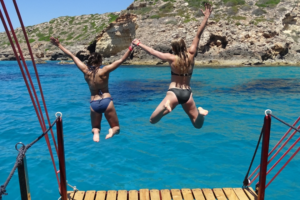 partyboat-mallorca-snorkel-barca-samba